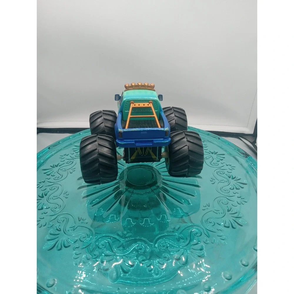 Disney Store Pixar Cars On The Road Ivy‎ Exlusive 1:43 Diecast Monster Truck
